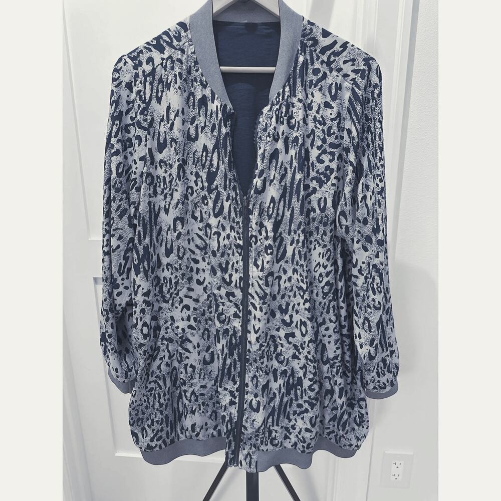 Plus 2X Navy Leopard Reversible Long Zip Up Lightweight Jacket